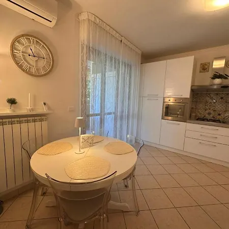 Camilla House - Parking & Relax شقة *
